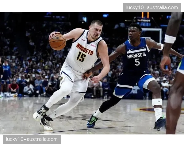 掘金主场遭森林狼19分大逆转，约基奇三双难阻防守体系崩溃